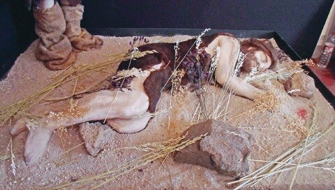 Exhiben rituales de muerte