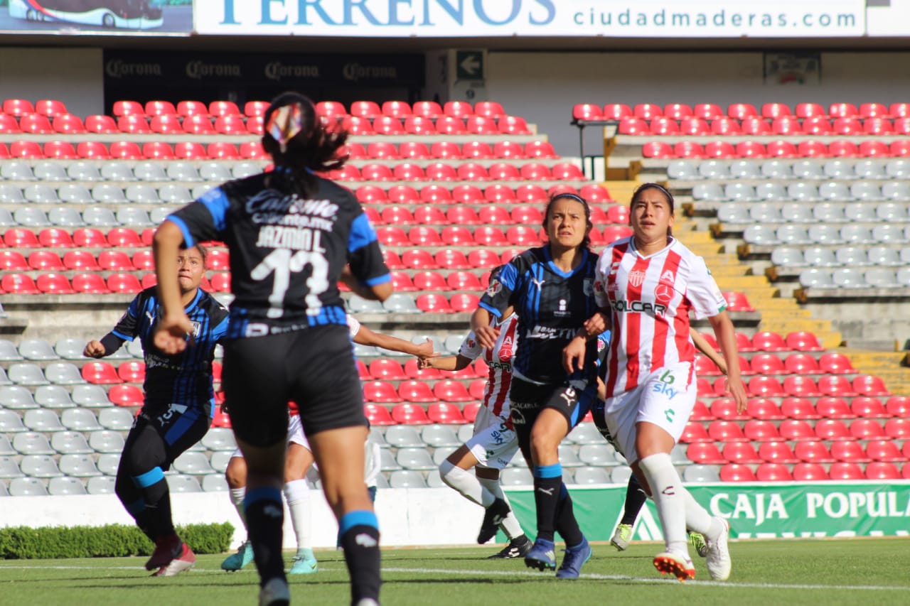 Gallitas dejan ir la victoria