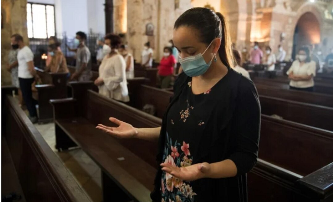 ¿Cómo será rezar en tiempos del Covid-19? Este es el protocolo