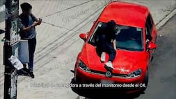 Joven puso en riesgo su integridad al viajar en cofre de auto en Corregidora