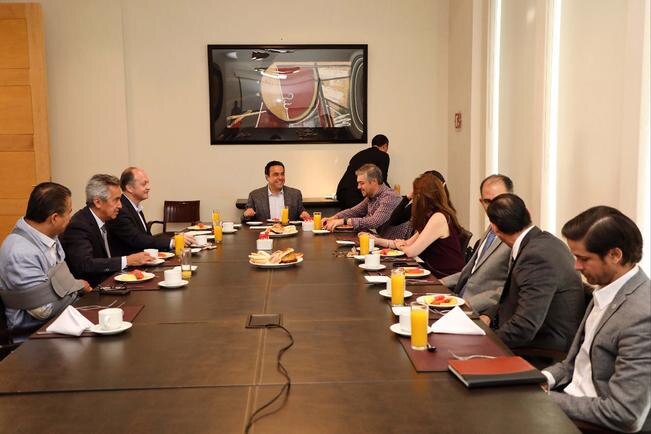 Luis Nava se reúne con cámaras empresariales