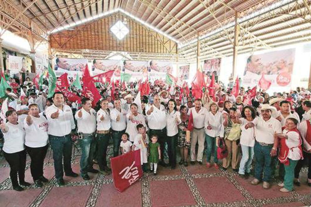 Se suman panistas a Loyola