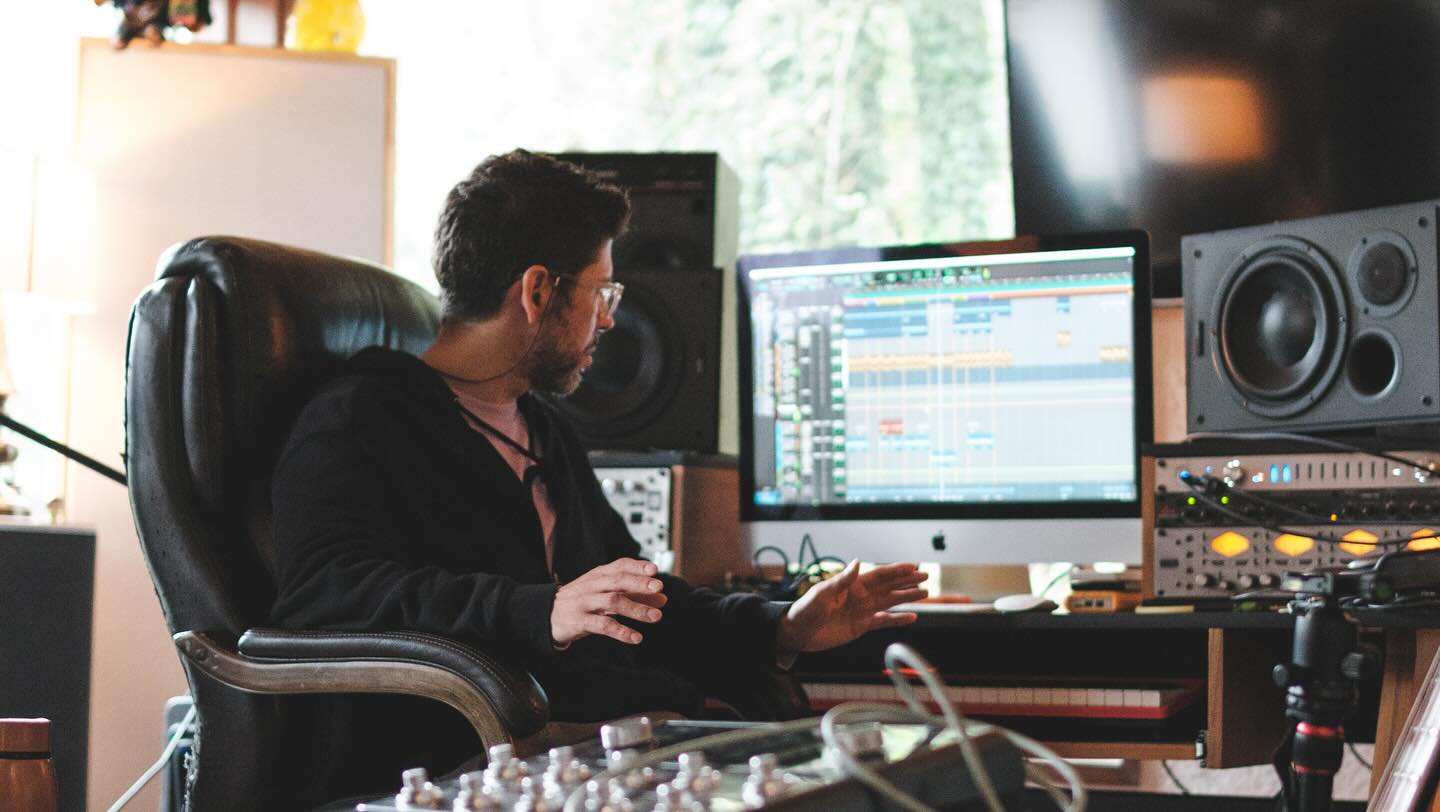 Reyno estrena el tema musical “Flor”. Foto: Facebook Reyno