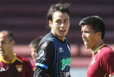 Christian Pérez, se queda en Gallos Blancos