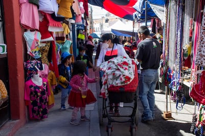 En tianguis del Tepe ya olvidaron la pandemia del Covid-19 