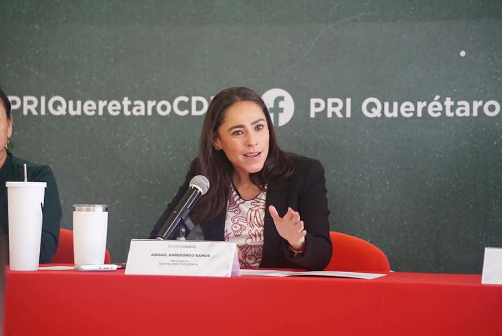 "Por traumas, AMLO propuso Plan B", afirma la dirigente del PRI Querétaro
