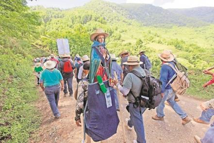 Un río de fe, más de 3 mil hombres tomaron camino para ver a la Virgen 