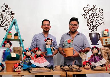 Orgullosos de su raíz construyen Holo Artesanal