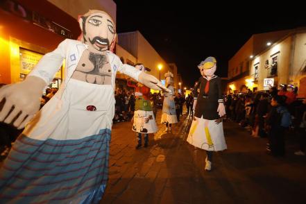 Regresa a las calles la cabalgata navideña de Querétaro