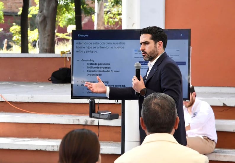 Agustín Dorantes niega vínculo laboral con Natalia Torres 