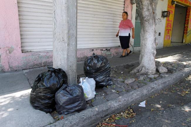 La deficiencia en el levantamiento de desechos se reporta con mayor frecuencia en comunidades mientras que en la cabecera municipal el servicio es satisfactorio, aseguró José Luis Cornejo, secretario de Servicios Municipales de SJR (CÉSAR GÓMEZ. EL UNVE)
