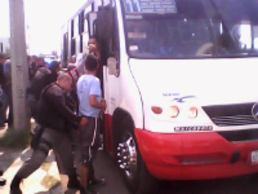 Someten a revisión a hinchas de Gallos