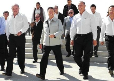 Entre Porras y aplausos 