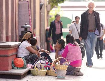 Exige diputado no molestar a indígenas