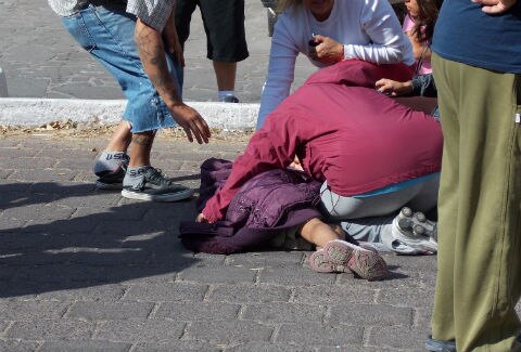 Automóvil  arrolla a una menor