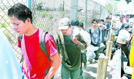 Lanzan diputados plan de apoyo a consulados