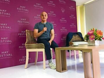 “Hay pudor al hablar de dinero”, dice Hernán Díaz