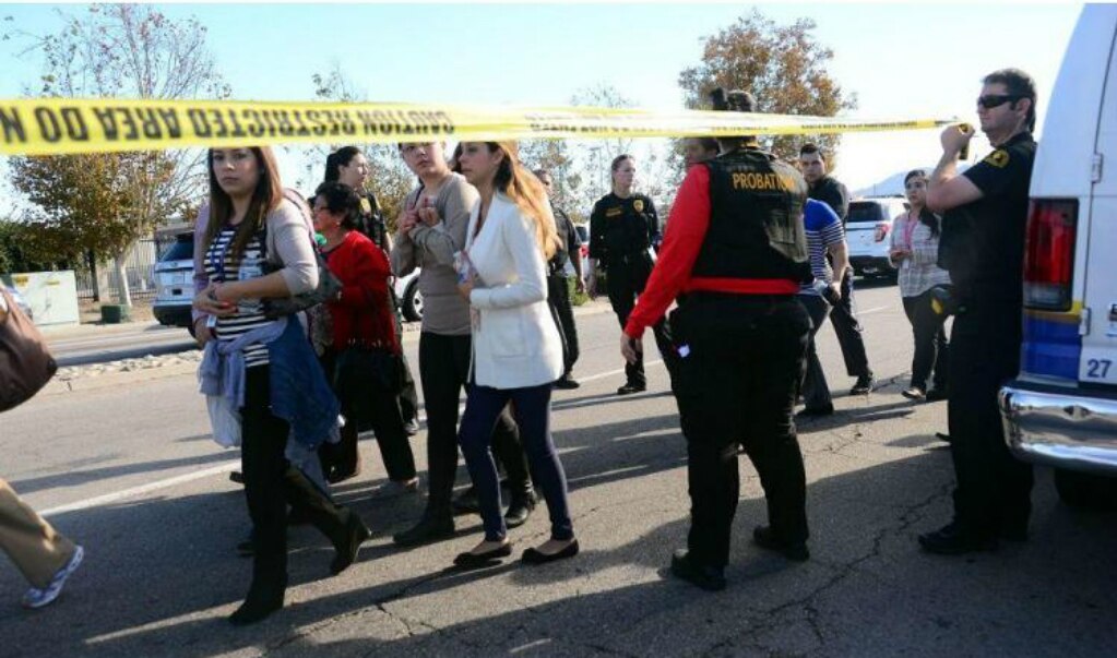 Dos adultos muertos en ataque a escuela en California