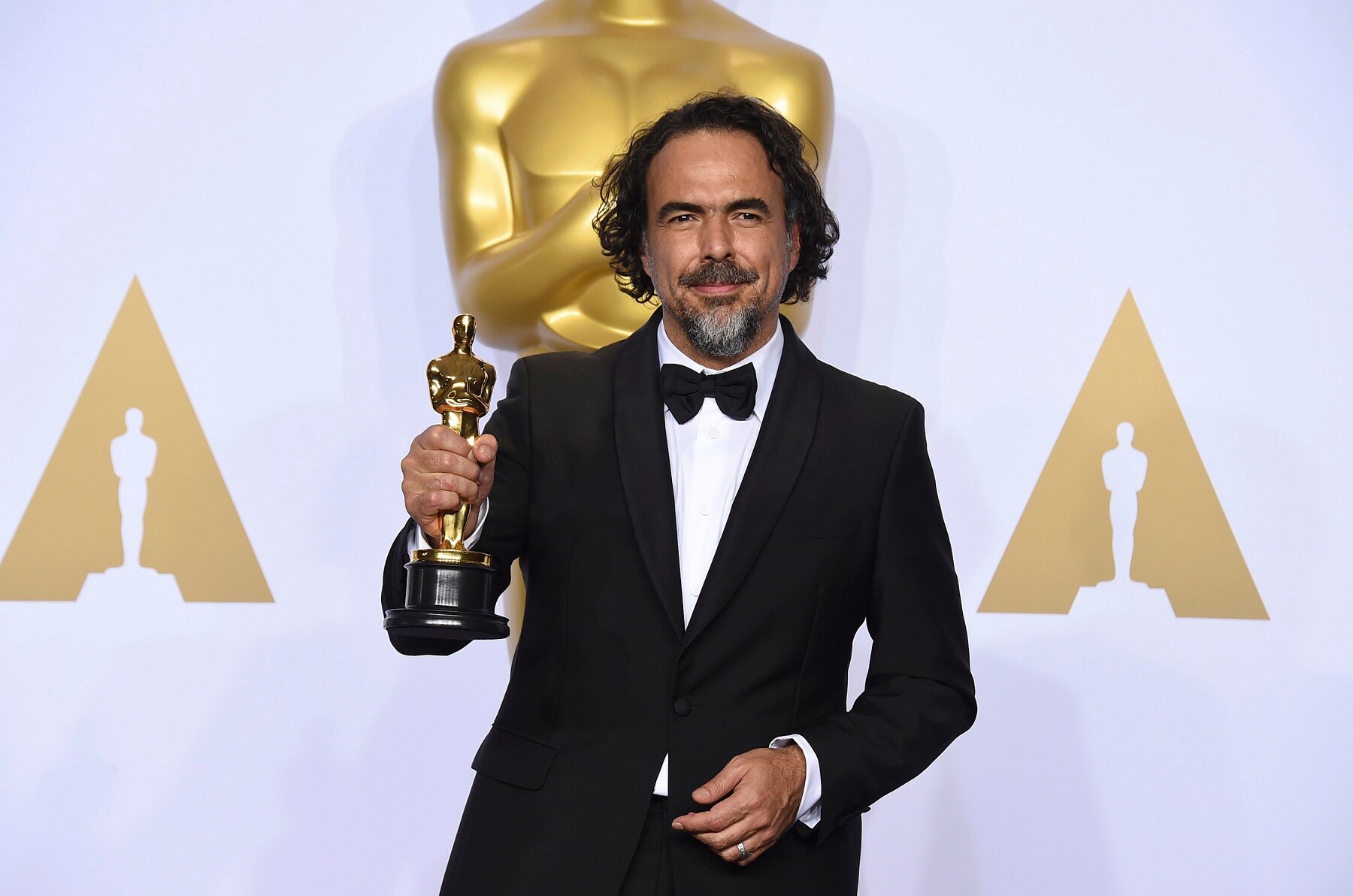 Iñárritu recibe un Oscar por Carne y Arena