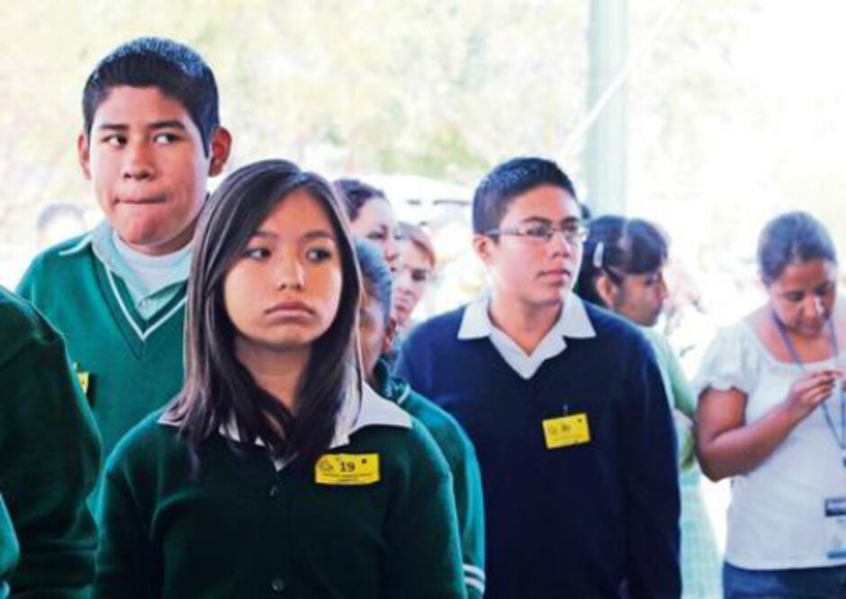 Se benefician 232 alumnos de Tequisquiapan