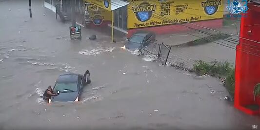 Alistan demanda contra edil tras muerte de joven "tragada" por coladera