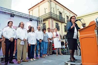 Maya ofrece 50% de cargos para mujeres