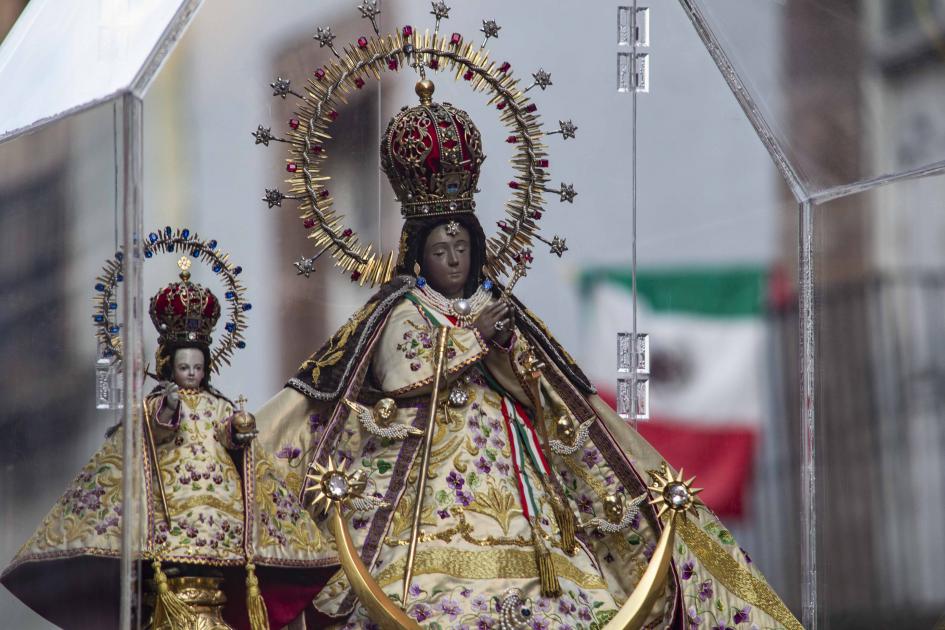 Feligreses piden por el Coronavirus, en Querétaro 