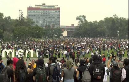“¡Fuera porros de la UNAM!”, corean 30 mil jóvenes en CU