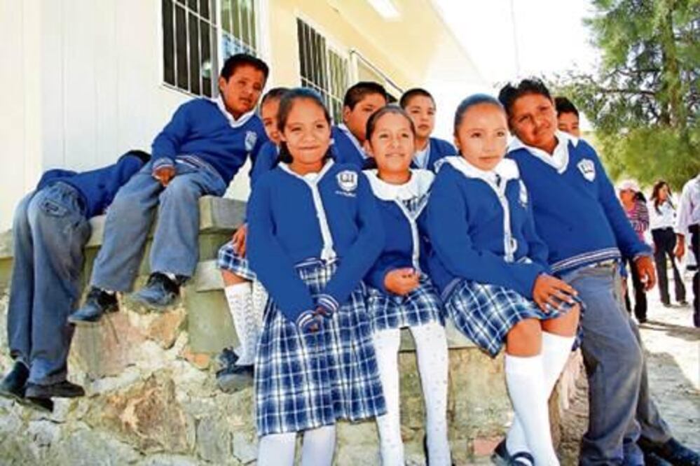 Refuerzan seguridad en tres secundarias