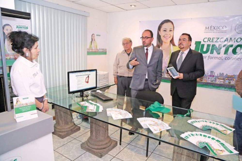 Inaugura SAT módulo en Canacope