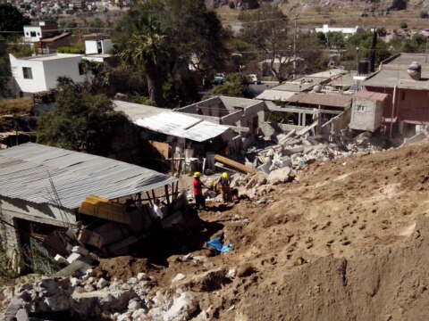 Atiende PC quejas de bardas peligrosas