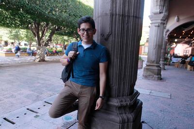 Luis llegó “de chiripa” al estado; ya no se quiere ir