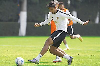 El líder va al puerto, a imponer su autoridad