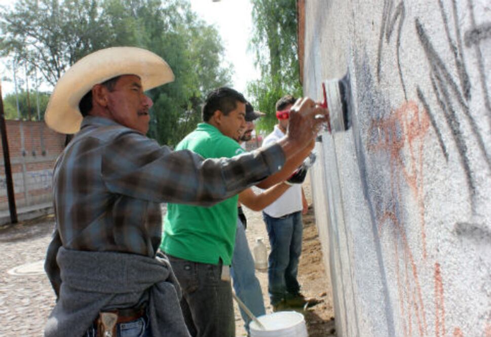 Ciudadanos transforman su entorno