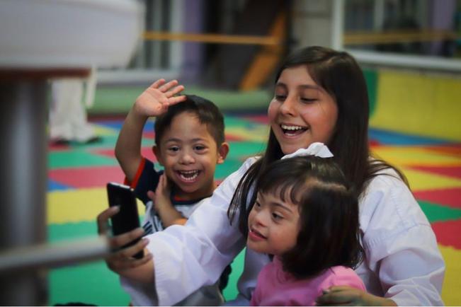 Además de divertirse, los niños que acuden a este sitio hacen nuevos amigos y adquieren nuevas experiencias. Foto: FOTOS: GUILLERMO GONZÁLEZ. EL UNIVERSAL Y CORTESÍA