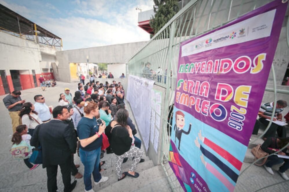 “No bajen los brazos”, dice Domínguez a desempleados