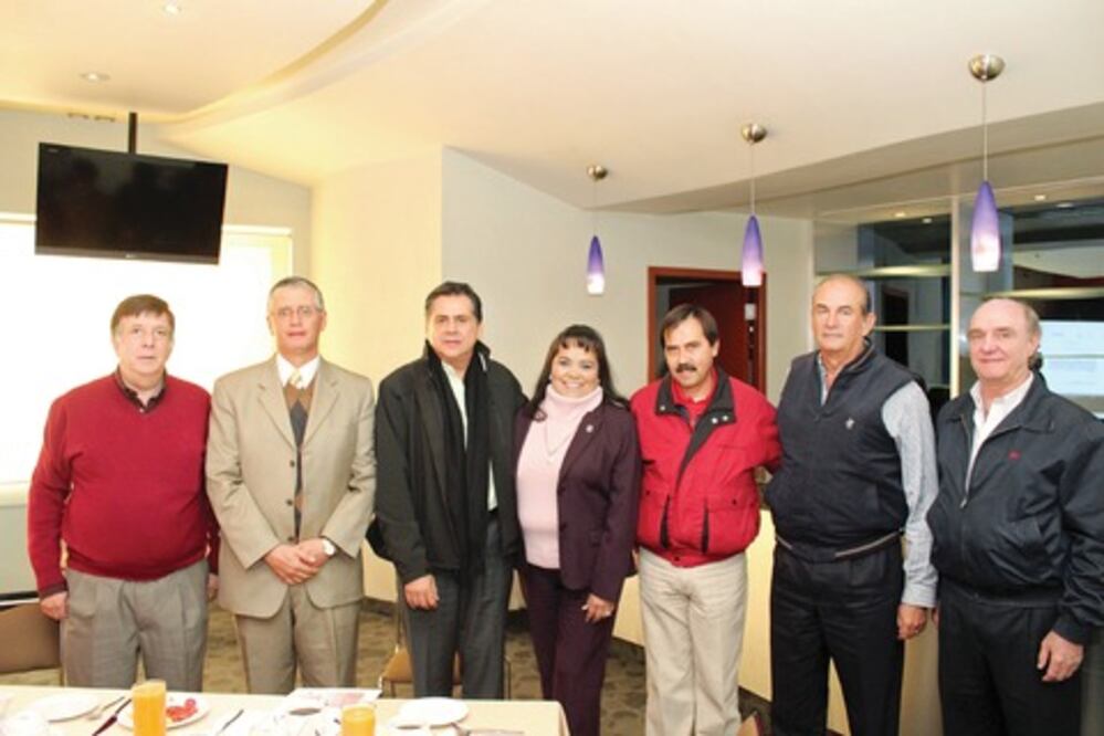 Plantean política educativa