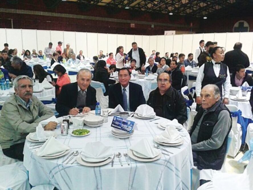 Familia cementera conmemora ascenso