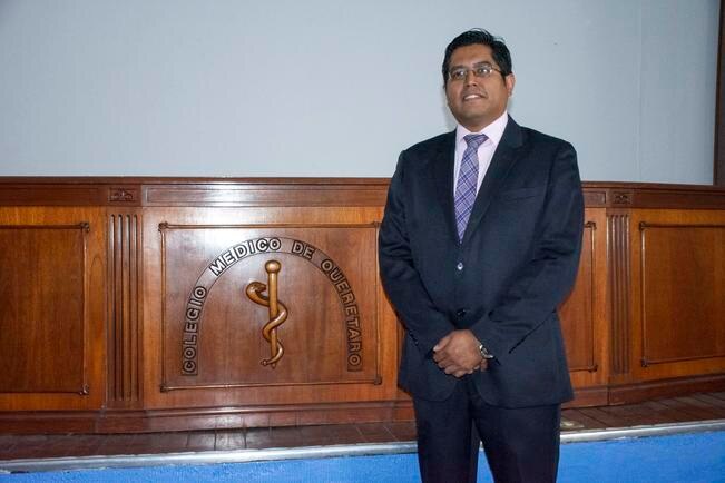 El médico de la Sierra que dejó los lujos por ayudar