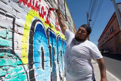 Regresa la chamba. Con el inicio de eventos masivos, también vuelve el trabajo para los rotulistas