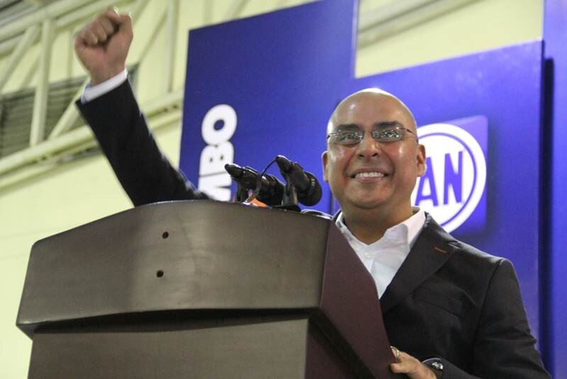 Abanderado albiazul apoya ley anticorrupción