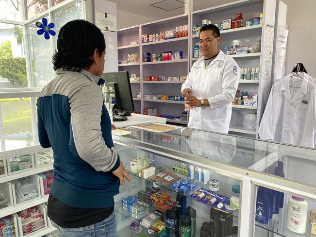 Ante la escasez, universitarios elaboran sanitizante