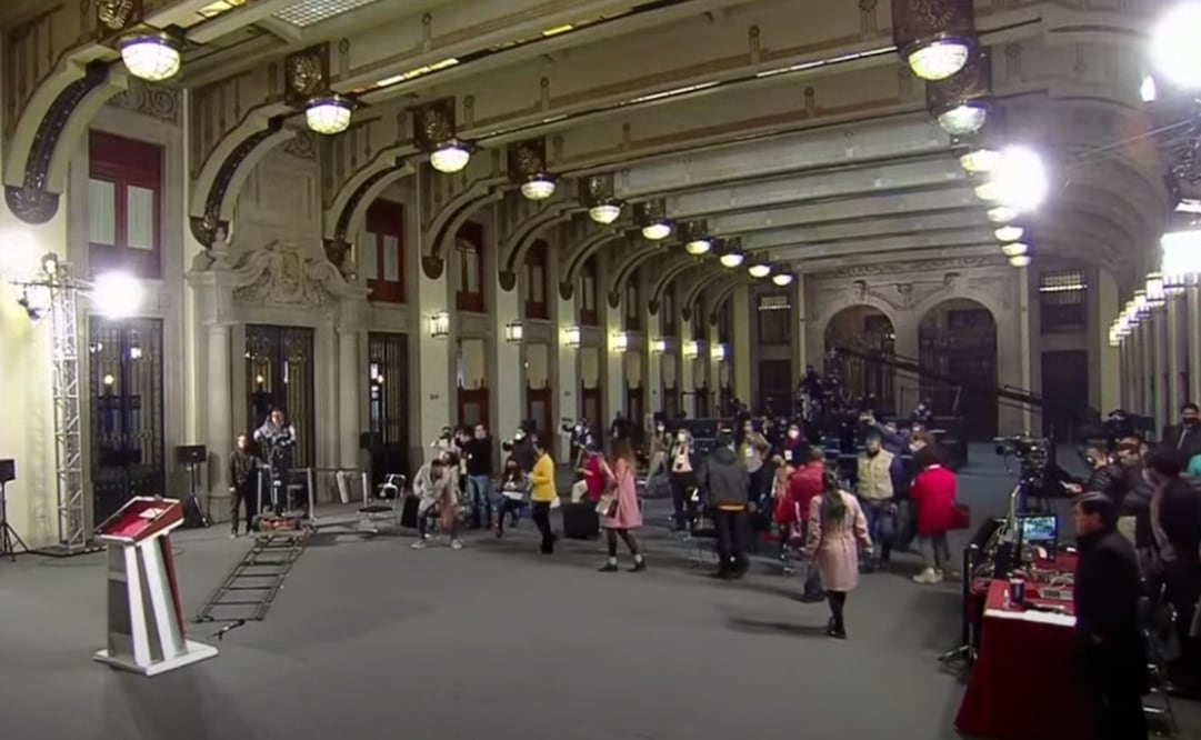 No nos metemos en protocolo de AMLO: Justifican porqué reporteros permanecieron "sentaditos" durante sismo