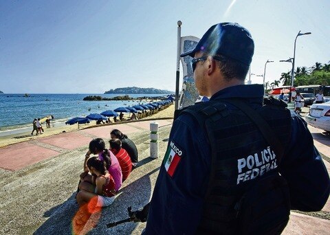 Divide a la industria reforma