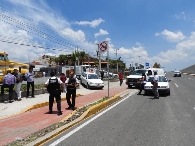 Al lugar del incidente llegaron elementos de la Secretaría de Seguridad y de servicios de emergencias, pero los hombres ya no tenían signos vitales.