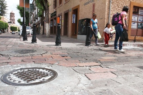 Buscan mejorar el alcantarillado