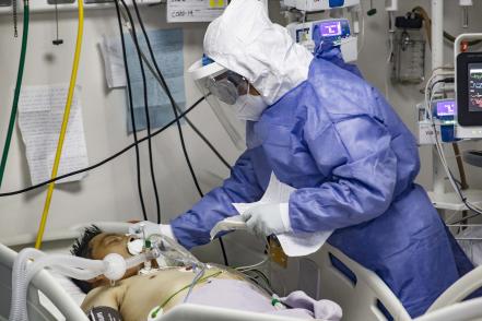 Sin tregua. En Hospital Covid se da una batalla por salvar vidas
