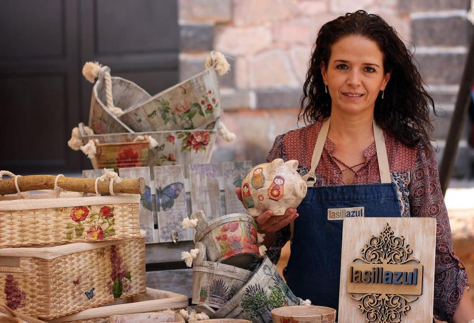 Mercadito artesanal impulsa economía de Hércules