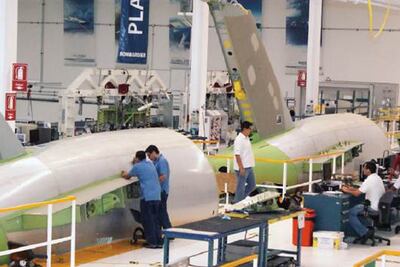 Alistan vuelo de nave que hacen queretanos