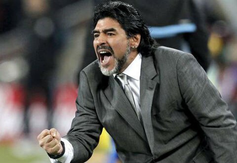 Maradona estalla contra Bianchi y Riquelme